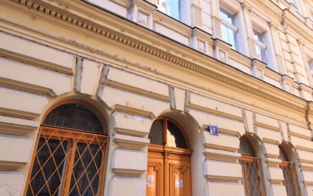 Отель Theatre Residence Apartments Чехия, Прага - 3 отзыва об отеле, цены и фото номеров - забронировать отель Theatre Residence Apartments онлайн вид на фасад