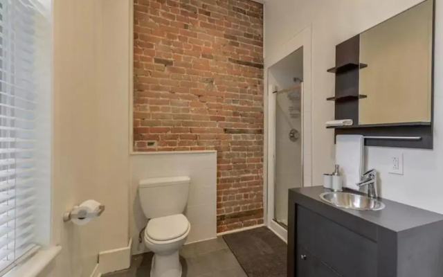 3-Bedroom Apartment on Montreal’s St-Denis Street