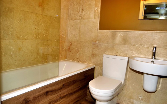 Ultra Deluxe Versace Apartment Near Sheffield