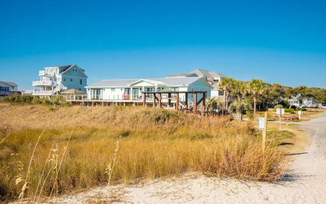 Seascape by Oak Island Accommodations