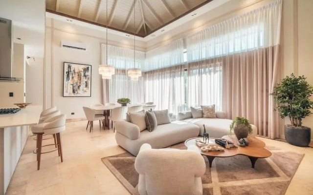 Incredible 3br Bungallow With Patio and Pool