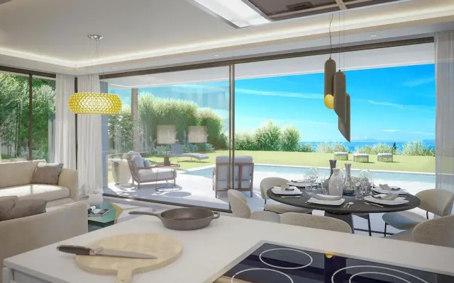 Luxury Villa in Perfect Location With sea Views