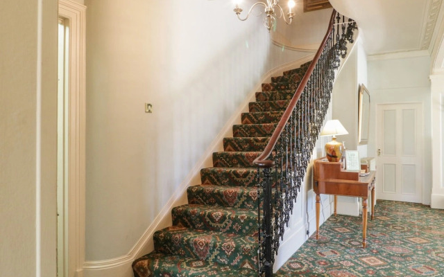 Milton Manor