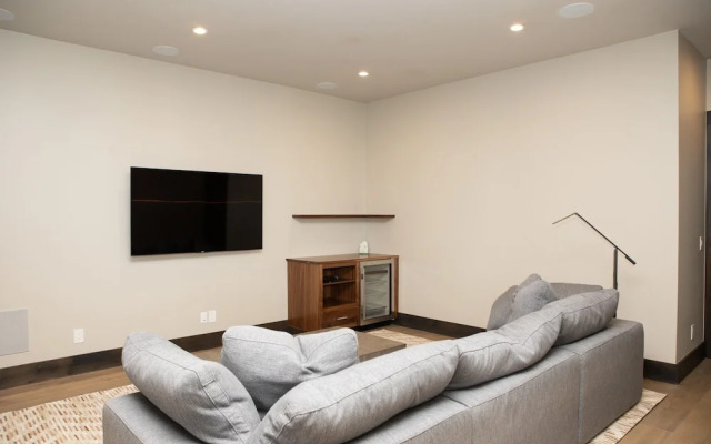 1242 Westhaven Circle 4 Bedroom Townhouse by Redawning
