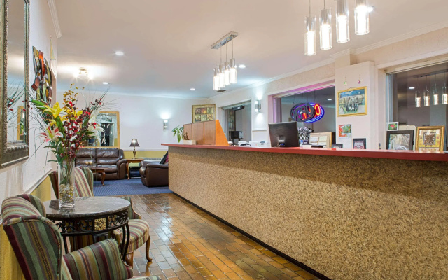Days Inn Tallahassee-Government Center