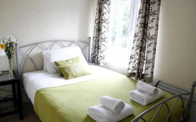 Walkers Court By Treetop Property