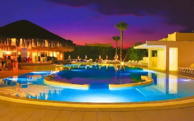 Aura Club Borgo Rio Favara