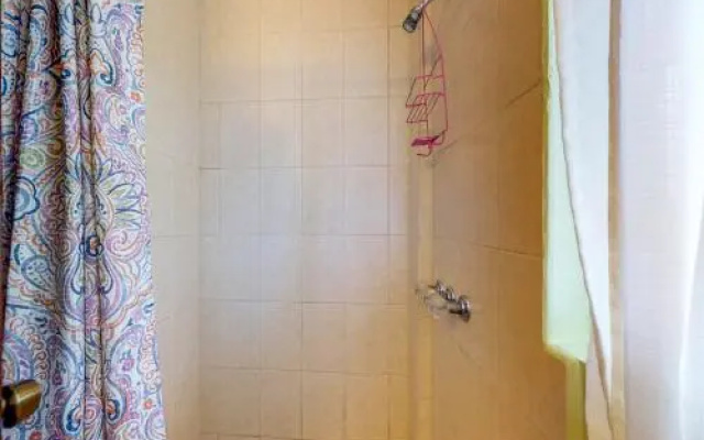 Suite B103 Mara Laguna