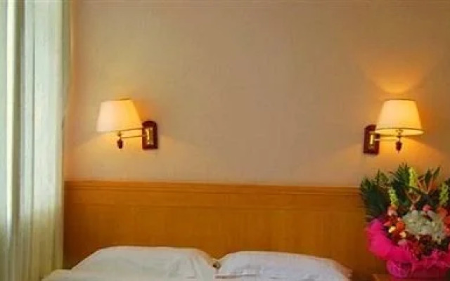 Thank Inn Chain Hotel Pingdingshan Weidong District Jianshe Road Trade Plaza