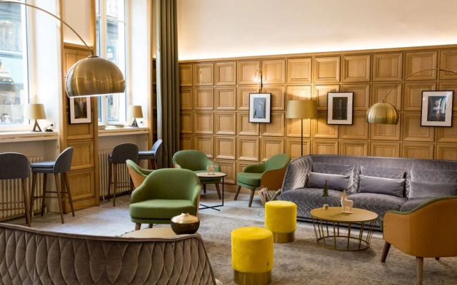 Globe et Cecil Hôtel