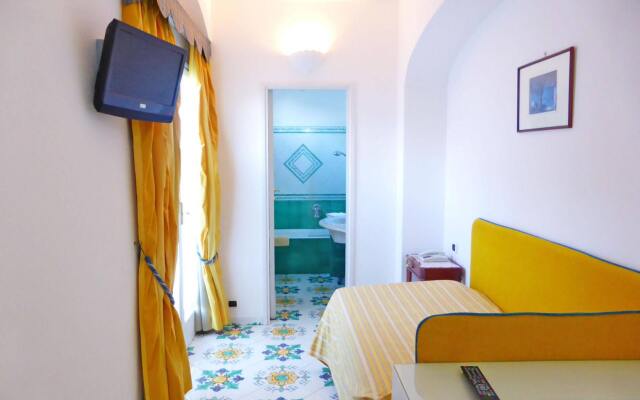 Отель Gatto Bianco Hotel & SPA Италия, Капри - отзывы, цены и фото номеров - забронировать отель Gatto Bianco Hotel & SPA онлайн комната для гостей
