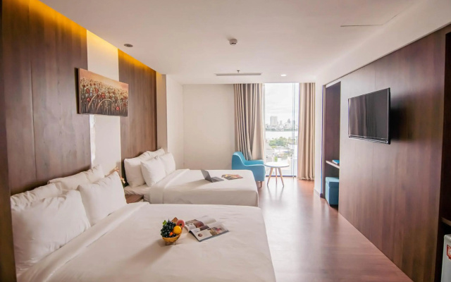 Gold Central Hotel by Haviland