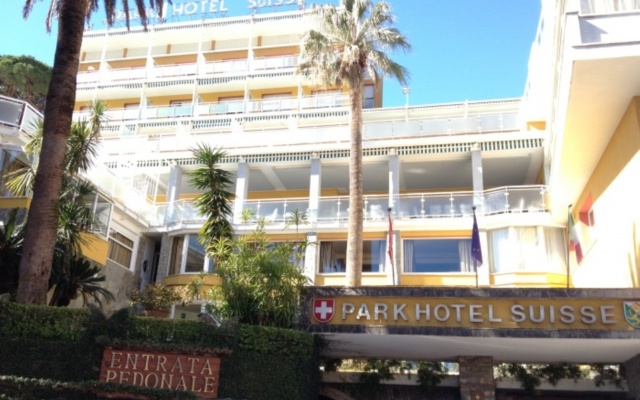 Park Hotel Suisse Церковь Св. Маргариты Лигурийской вид на фасад