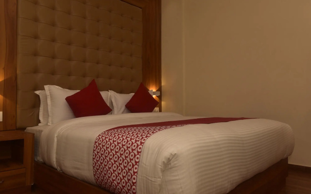 OYO 19615 Flagship Art Hotels