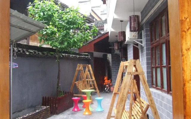 Yebuguisu Hostel