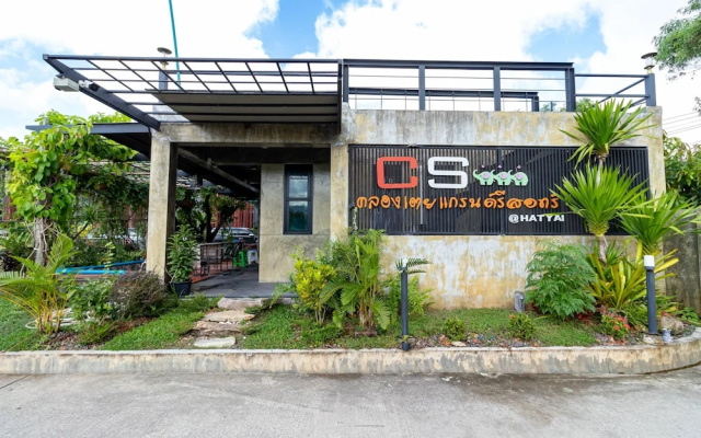 CS Klongtoey Grand Resort by Zuzu