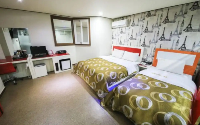 M Hotel