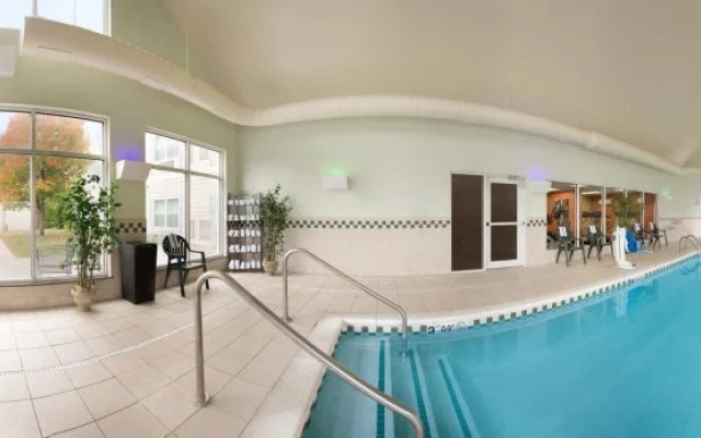 Country Inn & Suites by Radisson, Bentonville South - Rogers, AR