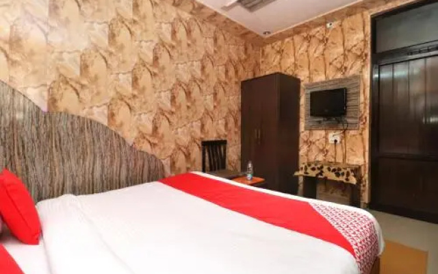 OYO 28162 Hotel Prince