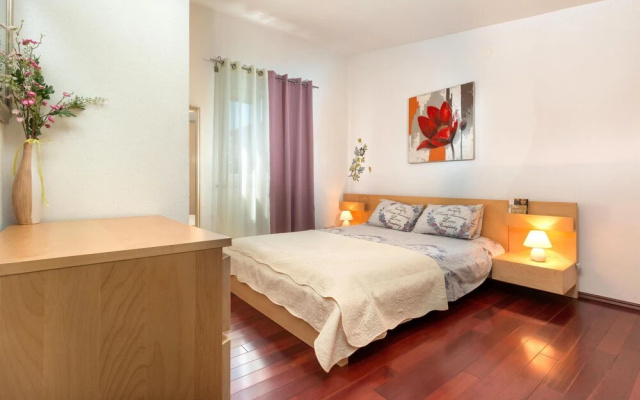 Stunning Home in Valbandon With Wifi and 2 Bedrooms