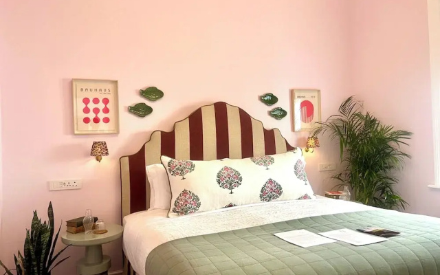 Petit Pineapple House Villa & Guesthouse