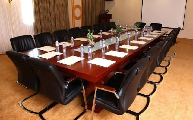 Vienna Hotel (Shenzhen Guanlan Guohuyuan Branch)