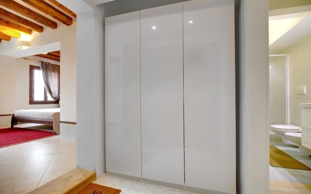 Апартаменты Venetian Grand Canal Suite Apartment Венеция комната для гостей