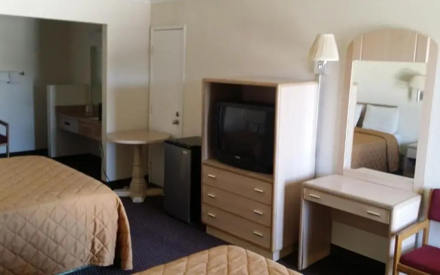 Desert Mirage Inn & Suites