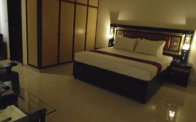 Lotus 1 Hotel