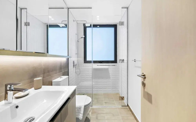Silkhaus New Modern in JVC Convenient Location