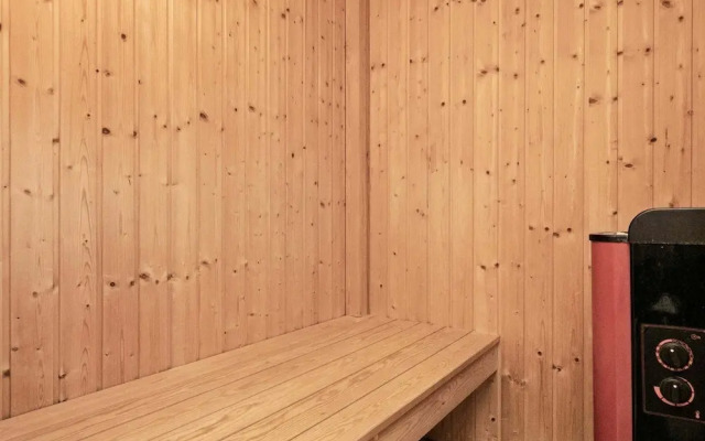 10 Person Holiday Home in Humble-by Traum