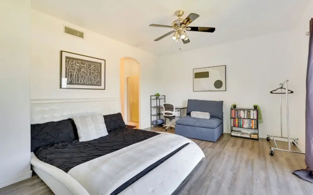Rooftop Skyline Views! Family-friendly Phoenix Gem