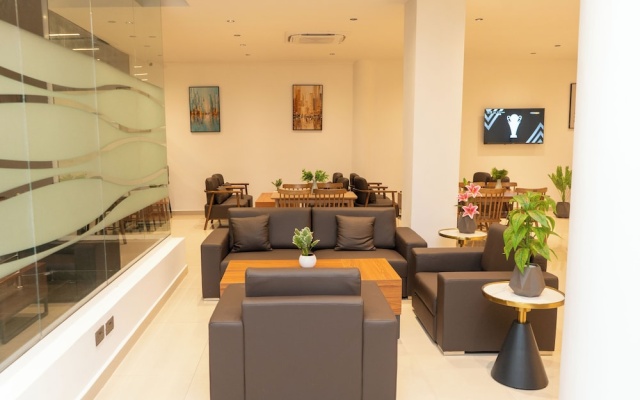 City Crown Hotel