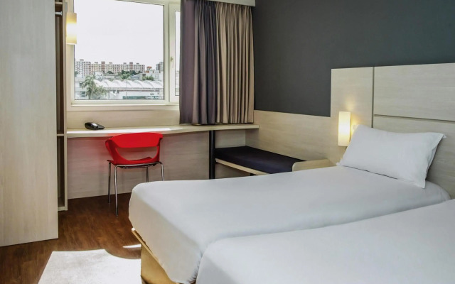 Hotel ibis Montevideo Rambla