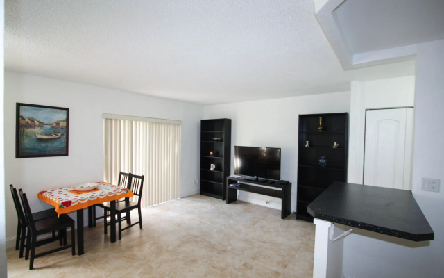 Sunny Isles Apartments by MiaRentals
