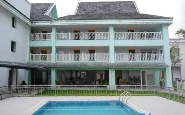 Platinum Hotel
