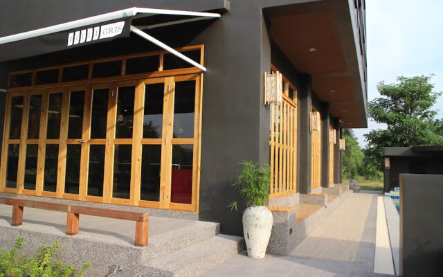 Отель Villa Gris Pranburi Таиланд, Пак-Нам-Пран - отзывы, цены и фото номеров - забронировать отель Villa Gris Pranburi онлайн вид на фасад