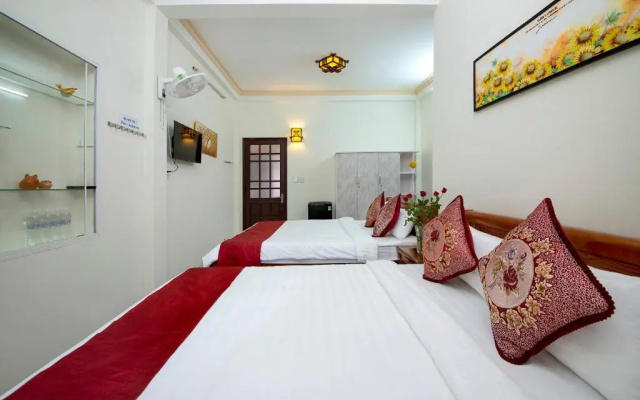 Red Lotus Homestay