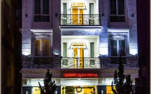 Hòang Quân Hotel Далат вид на фасад