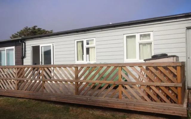 33C Medmerry Park 2 Bedroom Chalet