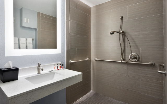 Quality Inn Shawnee North I-40