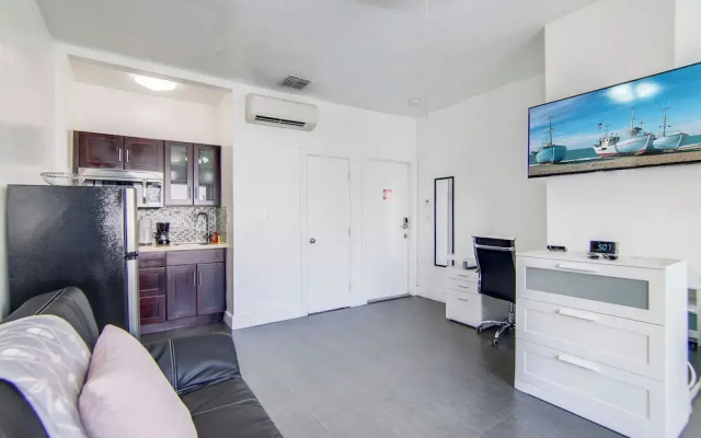 Chic Large Studio Apt Near Ocean Drive South Beach