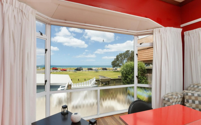 Seasong - Waihi Beach Holiday Home