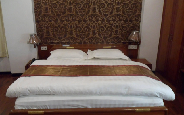Fabhotel Silver Inn Ii