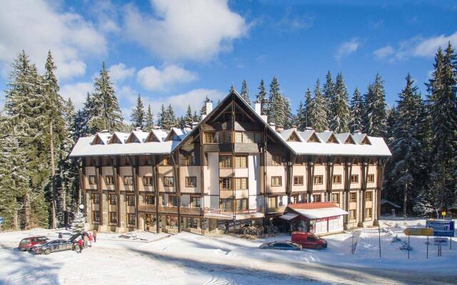 Отель Malina Residence Hotel Болгария, Пампорово - отзывы, цены и фото номеров - забронировать отель Malina Residence Hotel онлайн вид на фасад