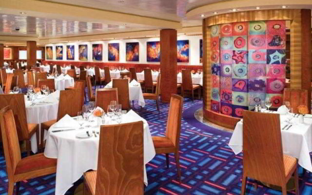 Гостиница Norwegian Jade Cruise Ship в Сочи отзывы, цены и фото номеров - забронировать гостиницу Norwegian Jade Cruise Ship онлайн