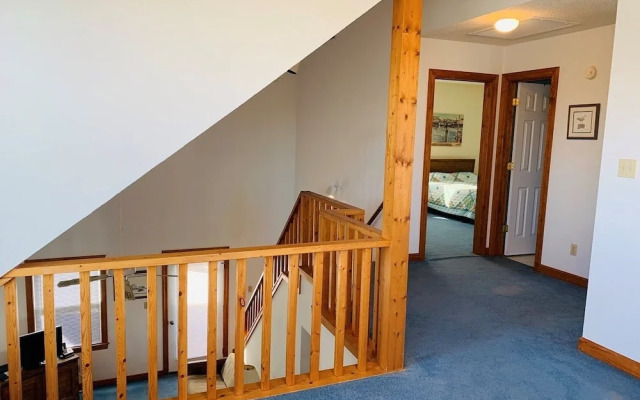 Yankee Traitor II - 4 Br Home