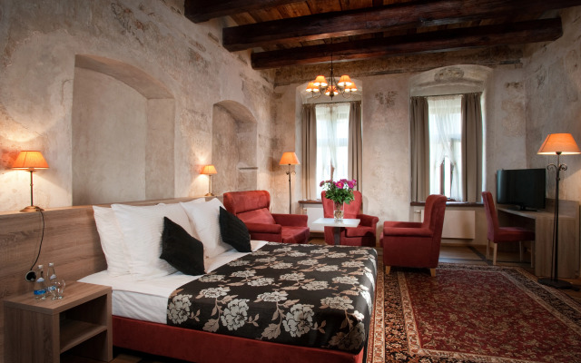 Hotel Santi