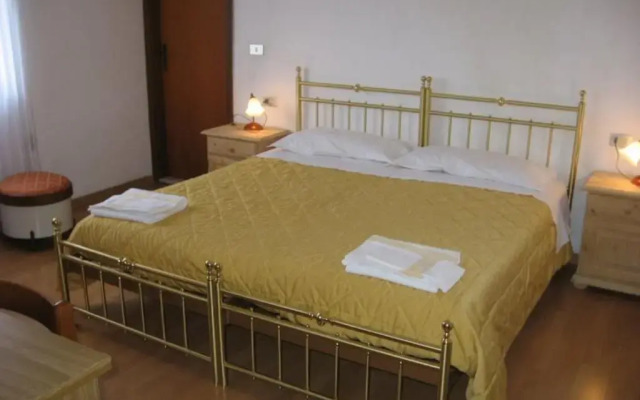 Hotel Bucaneve
