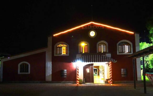 Apart Hotel La Bodega Сан-Рафаэль вид на фасад